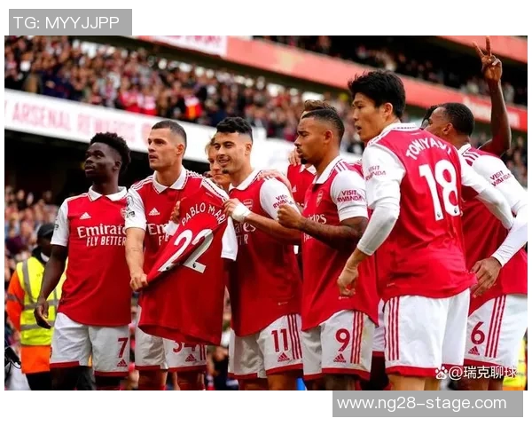 英超焦点战曼联大胜阿森纳四球逆转全场激情转会传闻再起