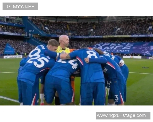 英超激战:拜仁逆转曼城乌龙球引发争议判罚全场沸腾 英超激战:拜仁逆转曼城乌龙球引发争议判罚全场沸腾