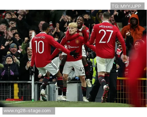 足总杯曼联大胜曼城神扑引发争议判罚全场沸腾 足总杯曼联大胜曼城神扑引发争议判罚全场沸腾