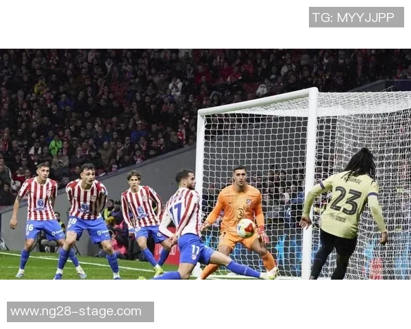 中超赛场惊现经典对决AC米兰逆转巴萨引发转会热议